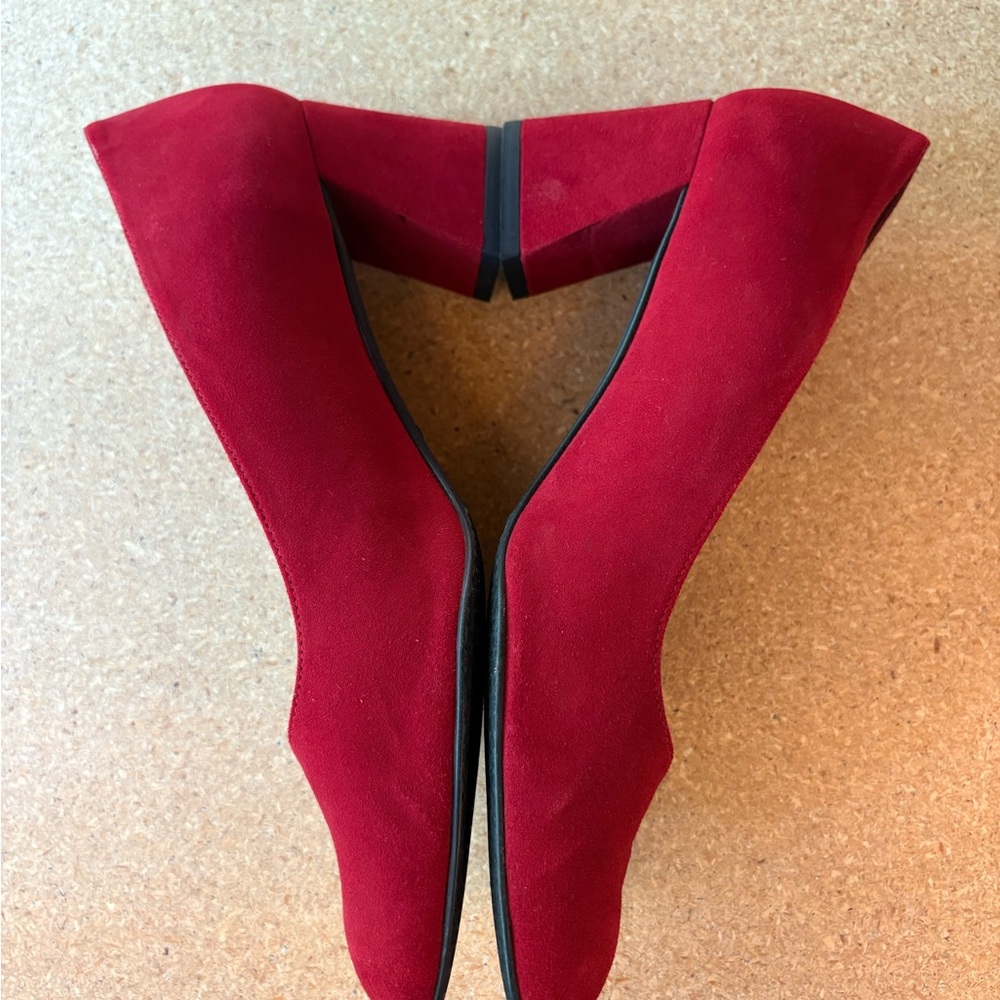 Stuart Weitzman suede heels - Picture 6 of 10